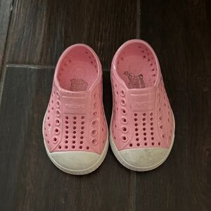 Native Kids Water Shoes - Pink with White Toe